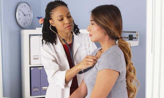 Why Women Often Miss the Warning Signs of a Heart Attack—and Why It’s So Dangerous